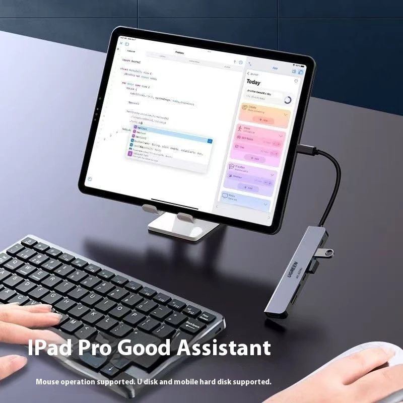 iPad connected to UGREEN USB-C hub
